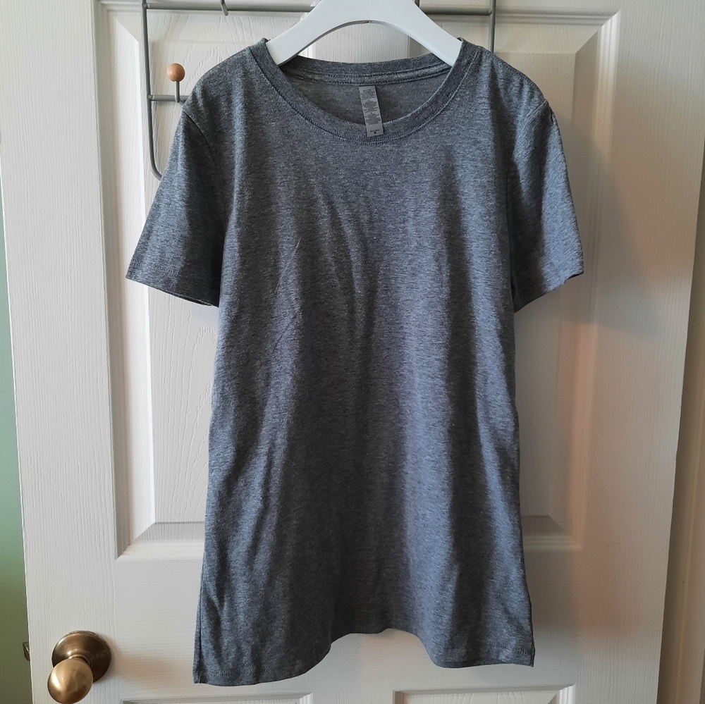 Medium Slim-fit Gray Tee NWOT